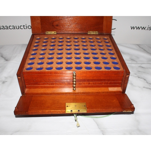 282 - Wooden Collectors Coin Case with Key. 

Includes 6 trays of various coin sizes

Lid has slight damag... 
