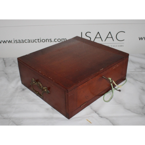 282 - Wooden Collectors Coin Case with Key. 

Includes 6 trays of various coin sizes

Lid has slight damag... 