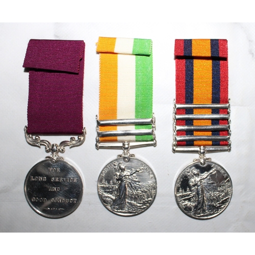 25 - Queens South Africa Medal Group of 3 (4 Clasps inc DEFENCE OF LADYSMITH) 

Queens medal named to 335... 