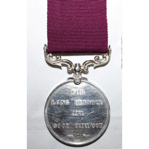 25 - Queens South Africa Medal Group of 3 (4 Clasps inc DEFENCE OF LADYSMITH) 

Queens medal named to 335... 