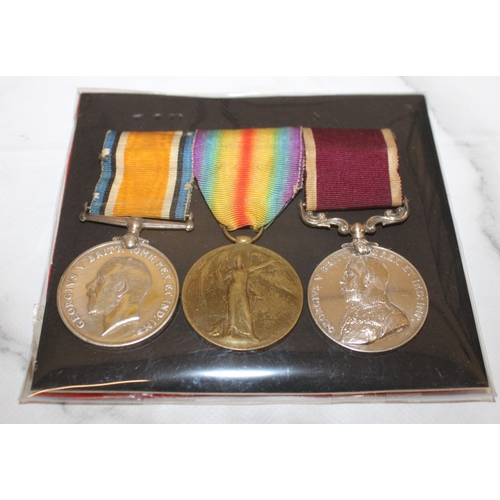 101 - WW1 Medal Pair and Army Long Service Award

3566 PTE J PALMER. 7/HRS