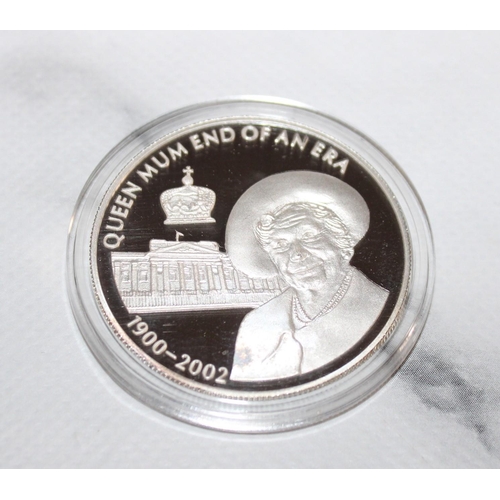 537 - Uganda 2000 Shillings Silver