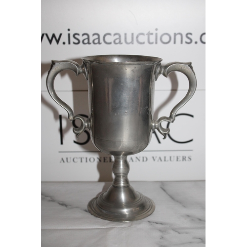 109 - George The 3rd 2- Handled Pewter Loving Or Toasting Cup
Used At Banquets Etc English 1800-1820
Heigh... 