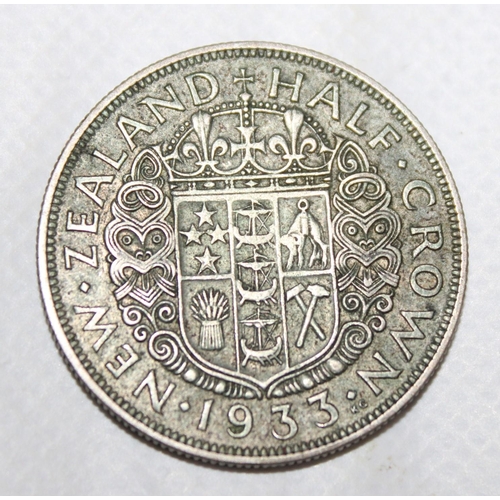 430 - 1933 New Zealand Half Crown