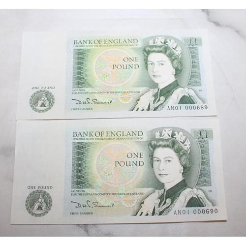 471 - Two Somerset £1 Notes-Consecutive Numbers Starting AN01 000689