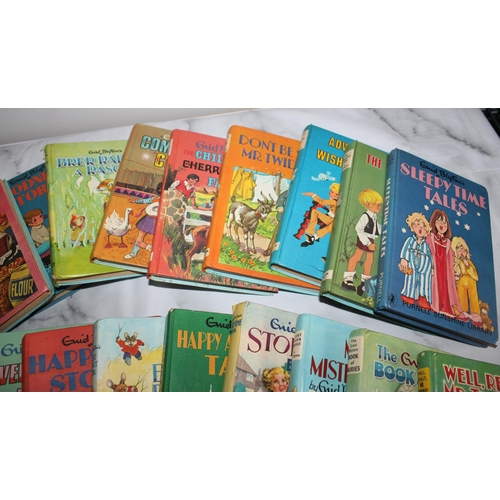 136 - Collection Of Enid Blyton Books In Wooden Box
& One Book By Victor Appleton II