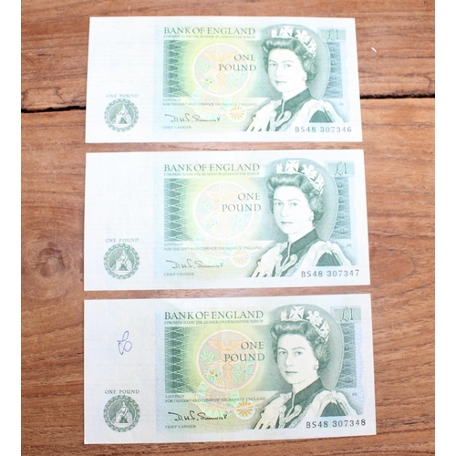 455 - Three Bank of England £1 Notes - Consecutive Numbers  - Cashier SOMERSET

Fine Condition