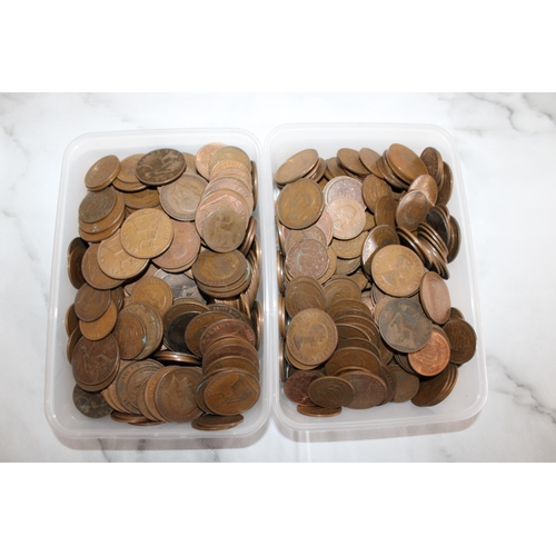 459 - Quantity Of Half Pennies Various Dates