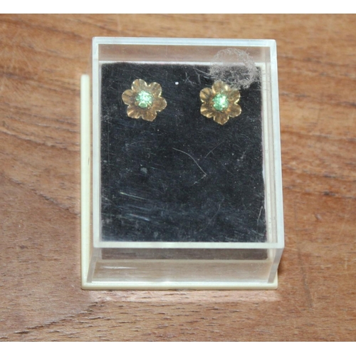 389 - Stamped 375 Pair Of Gold Earrings With One Back
Boxed