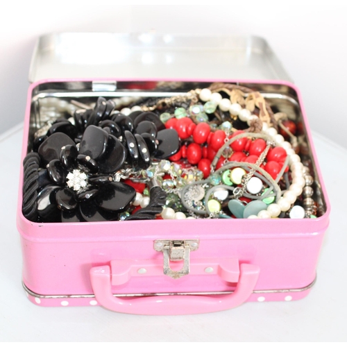 213 - Quantity Of Jewellery In Tin
All Proceeds Go To Charity