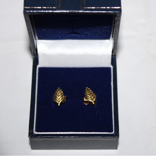 391 - Gold Stamped 375 9 Earrings In Box
All Proceeds Go To Charity
No Stamp/Mark On Backs