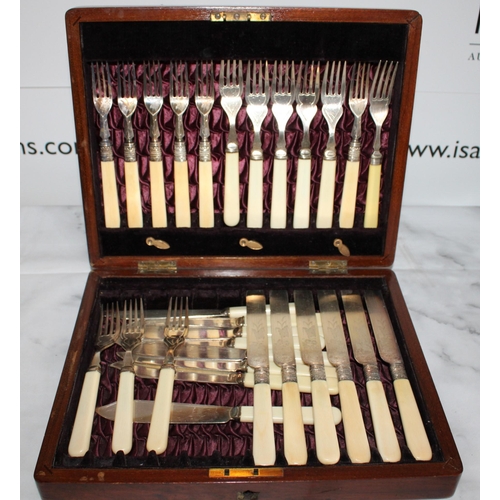 301 - Cutlery Items In Wooden Box
All Proceeds Go To Charity