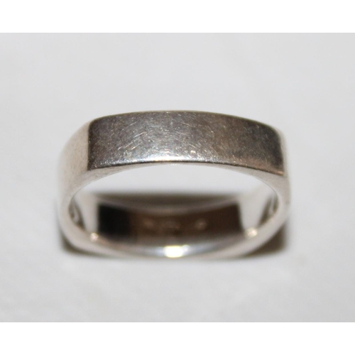 338 - Silver Hallmarked 925 Ring Size-O