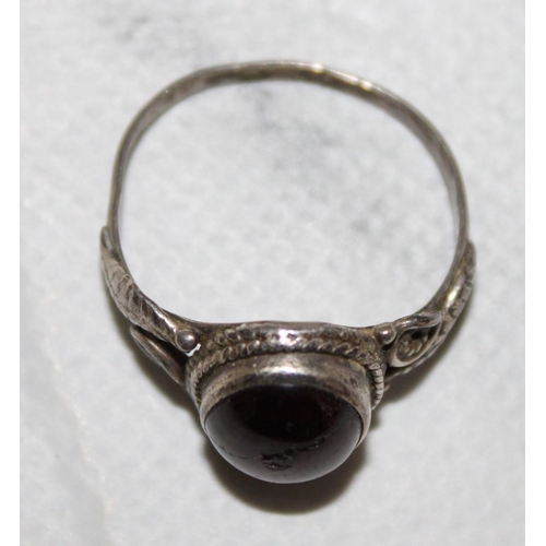 343 - Silver 925 Ring Size S
Cracked Stone As Shown In Pictures