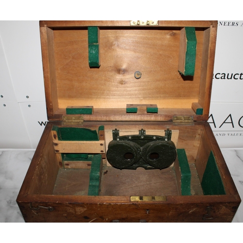 181 - Ross of London Monocular Gun Sight Mounted on Tripod . Comes with original Ross of London Wooden cas... 