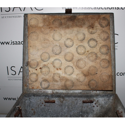 182 - WWII German Fuse Box - Cast Metal - Collection Only

45CM X 41CM