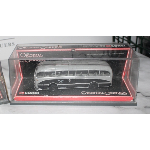 610 - 3 x Corgi & Omnibus Collectable Vehicles