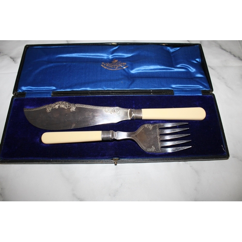 352 - Boxed Set of Alexander Clark Plated Serving Knife / Fork