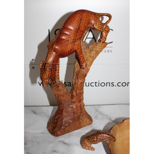 113 - Collectable Wooden African Carvings

Height of Cheetah is 33cm