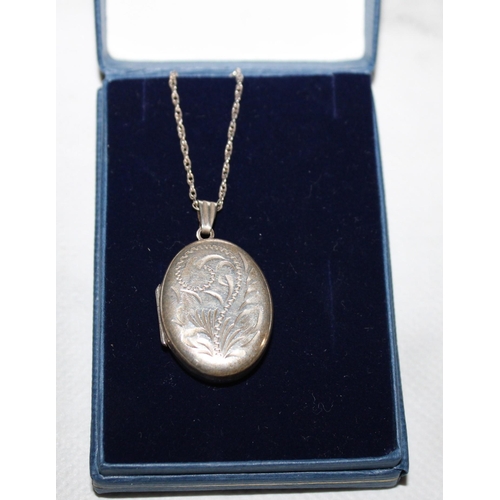 353 - Silver Hallmarked Locket & Necklace In Box
All Proceeds Go To Charity