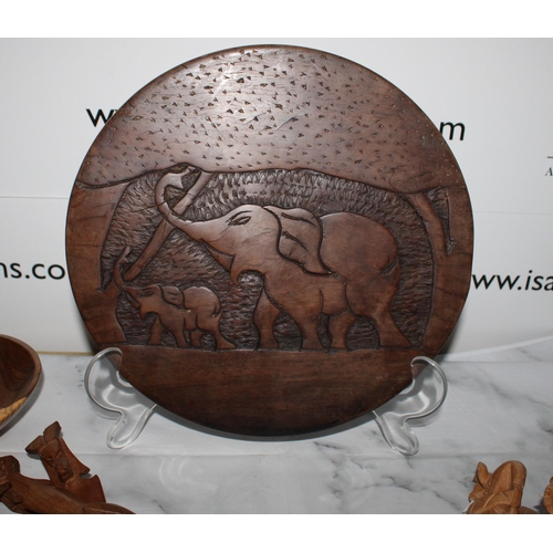 124 - Collection of  African Wooden Carvings / Plate