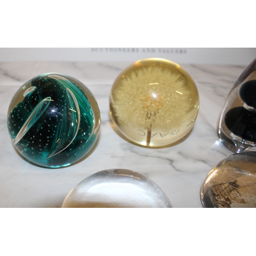 62 - Collection Of Collectable Paper Weights Inc The Original Collection A Design By Hafod Grange 1989 Pa... 