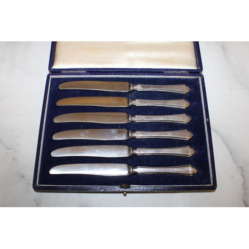 487 - Mappin and Webb Silver Handled Boxed Knife Set