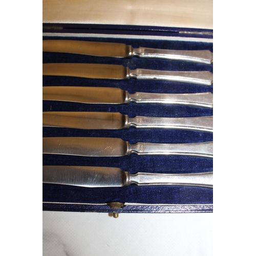 487 - Mappin and Webb Silver Handled Boxed Knife Set