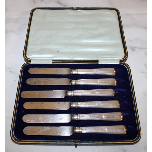 488 - Silver Handled Boxed Knife Set