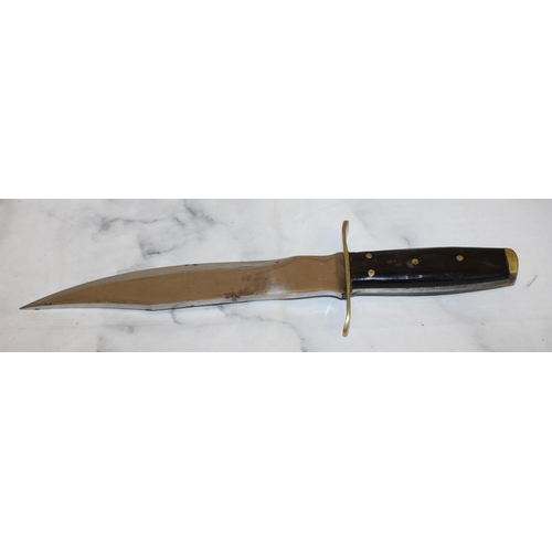 107 - Hunting Knife