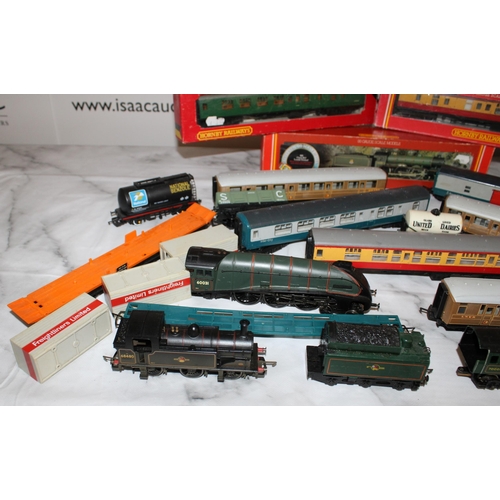 867 - Quantity Of Hornby Train Items including 7 Engines ( one boxed )