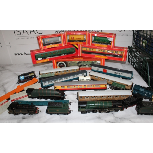 867 - Quantity Of Hornby Train Items including 7 Engines ( one boxed )