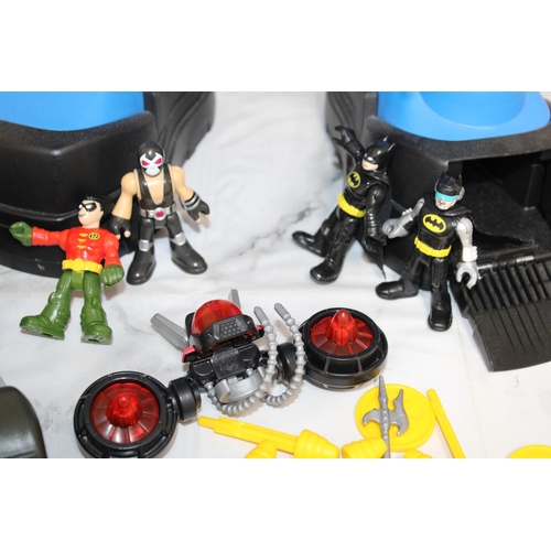 221 - Imaginext DC Super Friends Batbot Xtreme 2 ft Tall Batman Robot Sound Play Set Fisher Price Mattel W... 