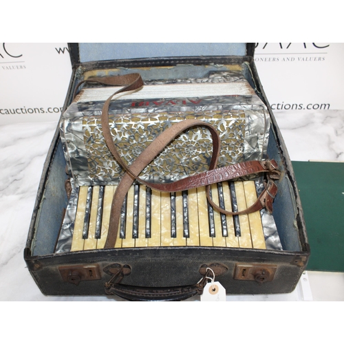 195 - ALVARI Accordion In Case