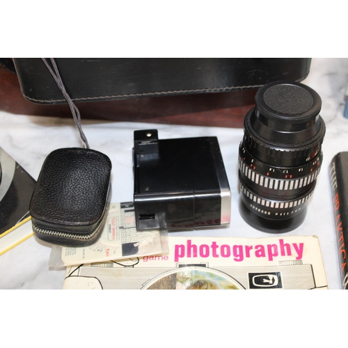 18 - Quantity Of Photographic Equipment Camera & Accessories
Untested