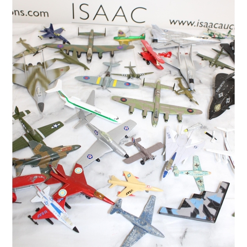 245 - Large Quantity Of Collectable Planes
Various Conditions