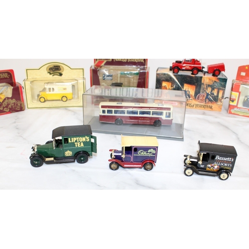 271 - Collection of boxed unboxed Matchbox,Corgi Etc Vehicles