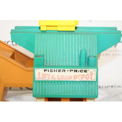 280 - Fisher-Price Lift & Load Depot