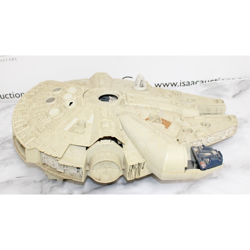 288 - Vintage Millennium Falcon STAR WARS