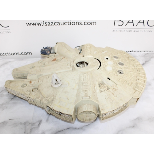 288 - Vintage Millennium Falcon STAR WARS