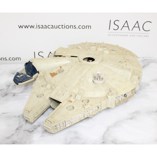 288 - Vintage Millennium Falcon STAR WARS