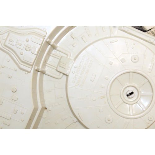 288 - Vintage Millennium Falcon STAR WARS