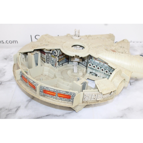 288 - Vintage Millennium Falcon STAR WARS