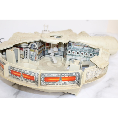 288 - Vintage Millennium Falcon STAR WARS