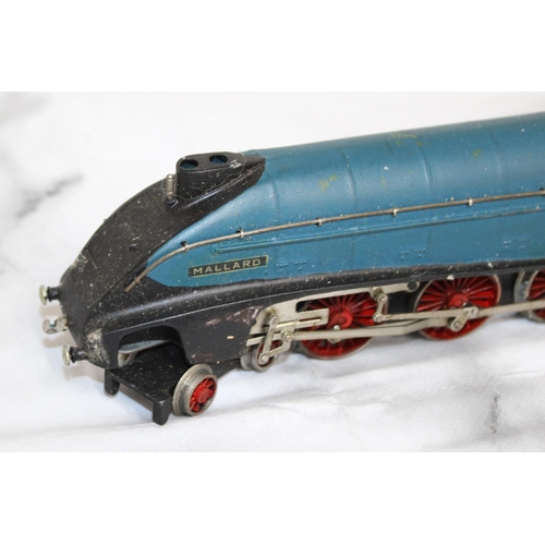 301 - Triang Hornby Mallard