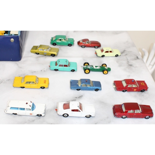 305 - Matchbox Carrycase Inc 42 Regular Wheels