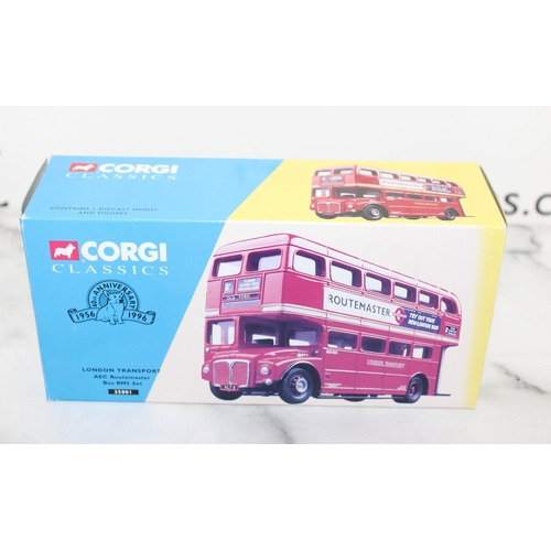 360 - CORGI Classics London Transport AEC Routemaster Bus RM5 Set 35001