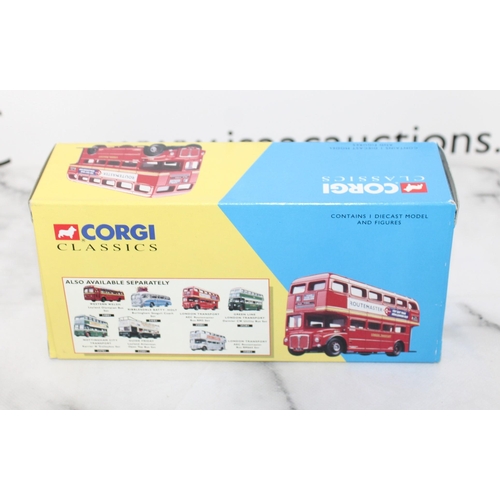 360 - CORGI Classics London Transport AEC Routemaster Bus RM5 Set 35001