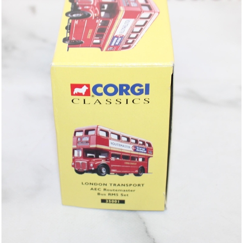 360 - CORGI Classics London Transport AEC Routemaster Bus RM5 Set 35001