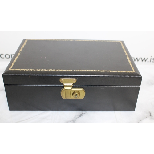 102 - Jewellery Box Containing Jewellery Items